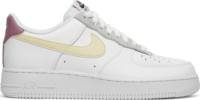 Nike Wmns Air Force 1 '07 Essential 'White Lemon Drop'